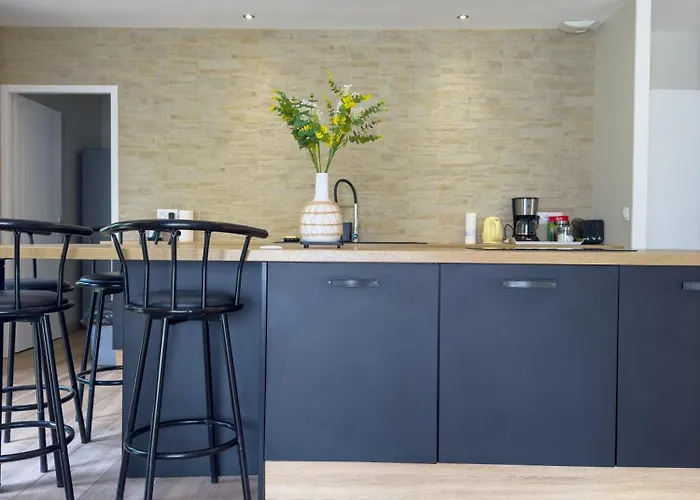 Maison Familiale Moderne Avec Grand Jardin A Bommes - Un Havre De Paix Pour Vos Vacances