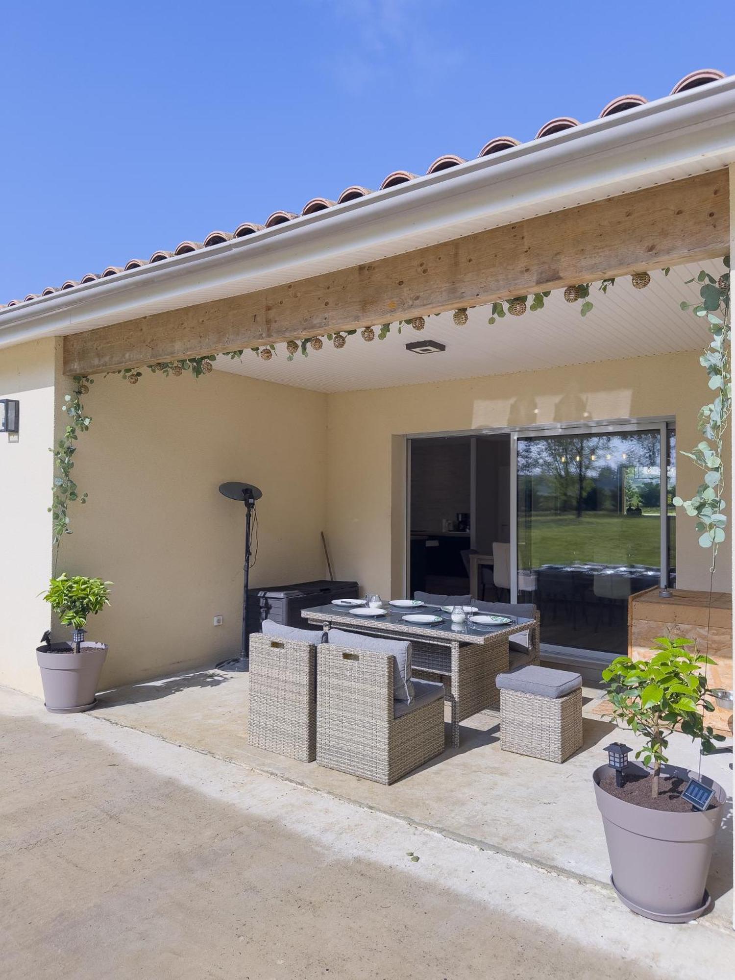 Maison Familiale Moderne Avec Grand Jardin A - Un Havre De Paix Pour Vos Hébergement de vacances *